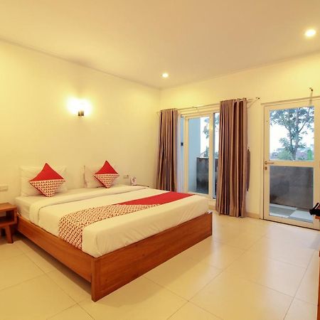 Oyo 396 Tibrae Residence Syariah Lembang Luaran gambar