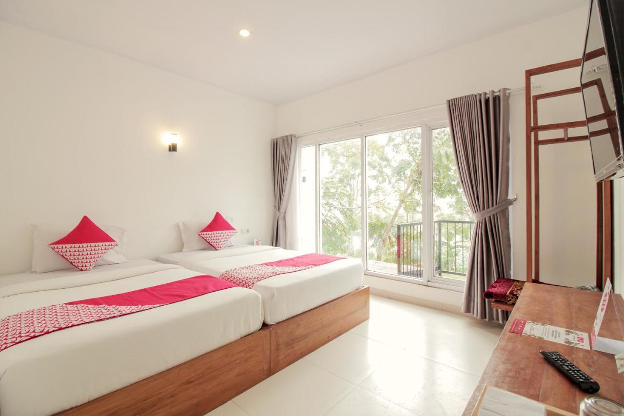 Oyo 396 Tibrae Residence Syariah Lembang Luaran gambar